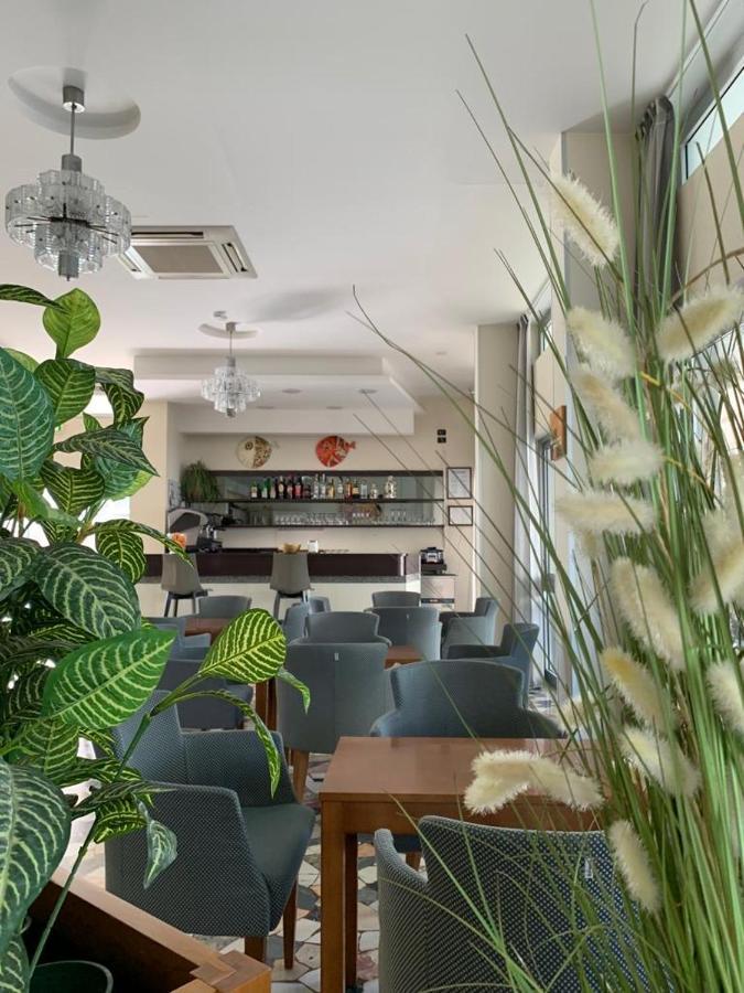Hotel Haway Rimini Esterno foto
