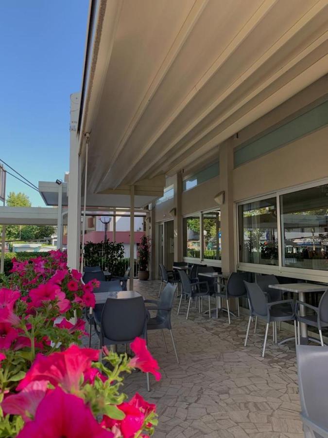 Hotel Haway Rimini Esterno foto