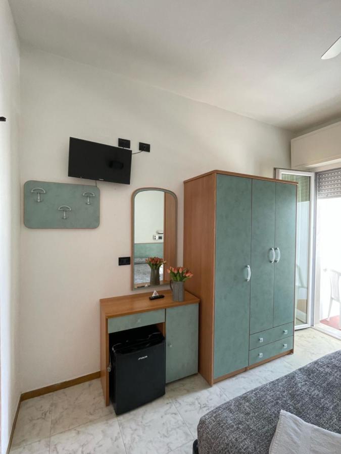 Hotel Haway Rimini Esterno foto