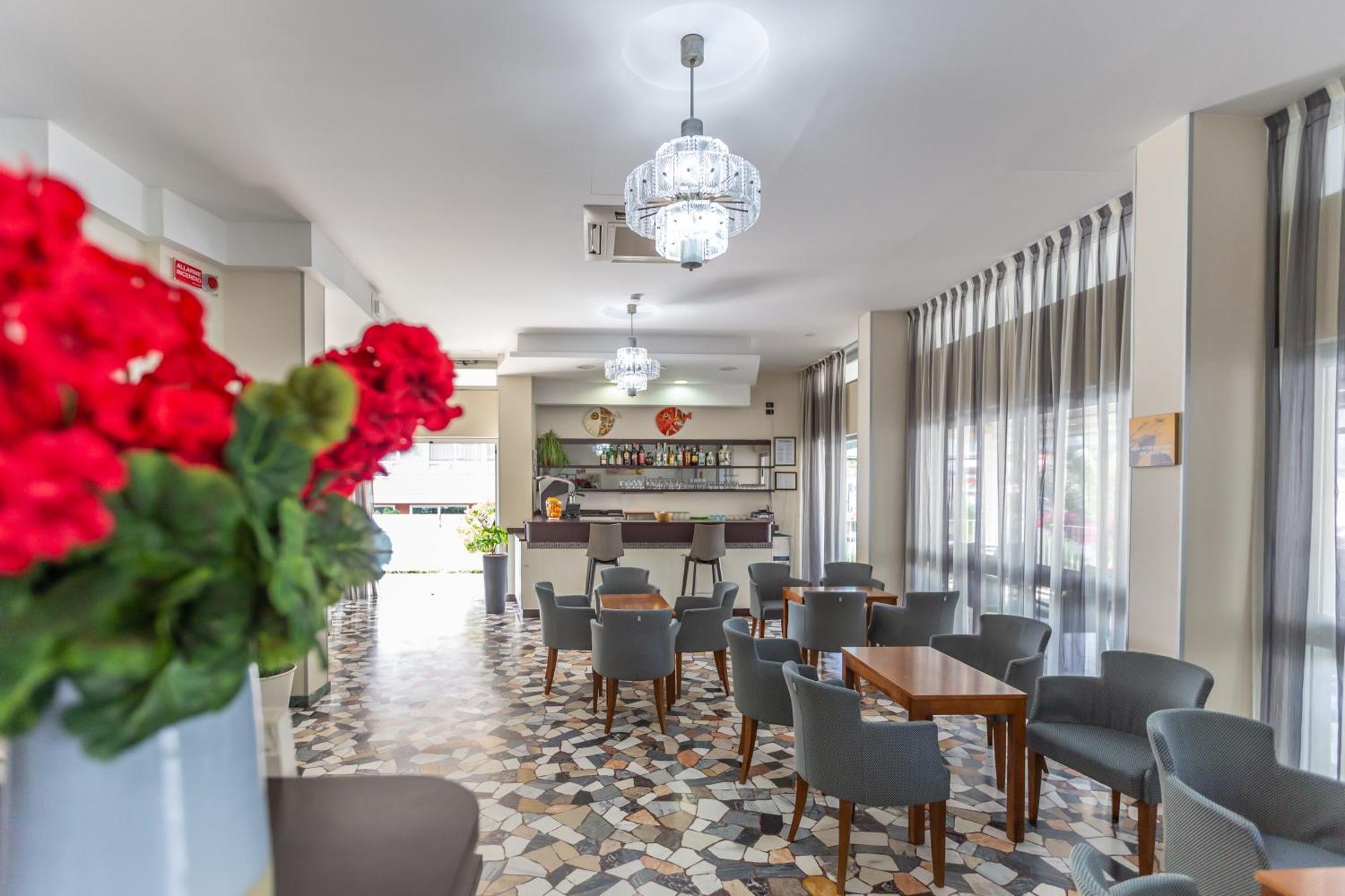 Hotel Haway Rimini Esterno foto