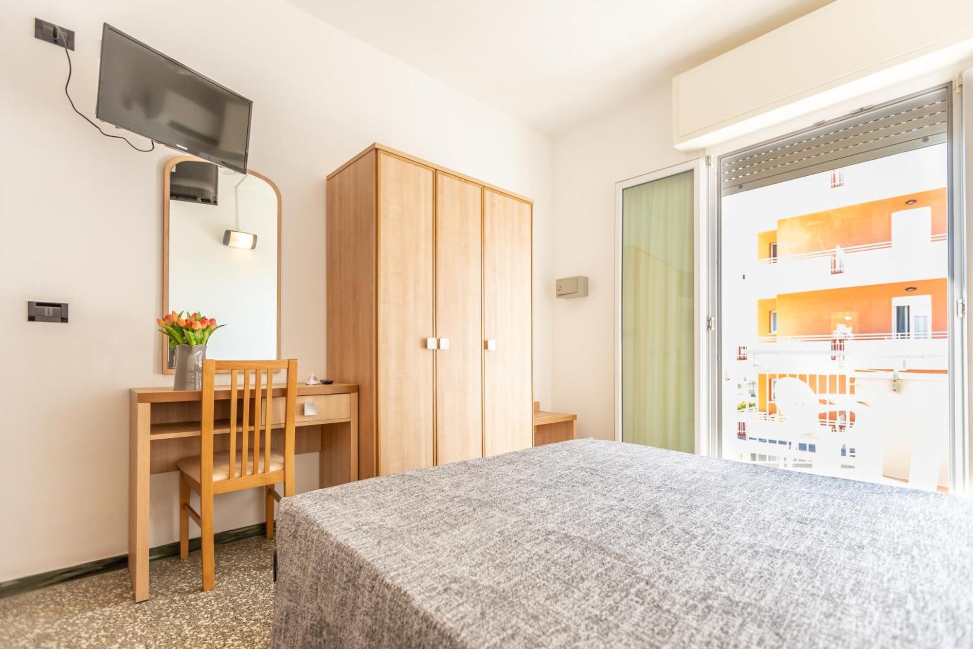 Hotel Haway Rimini Esterno foto