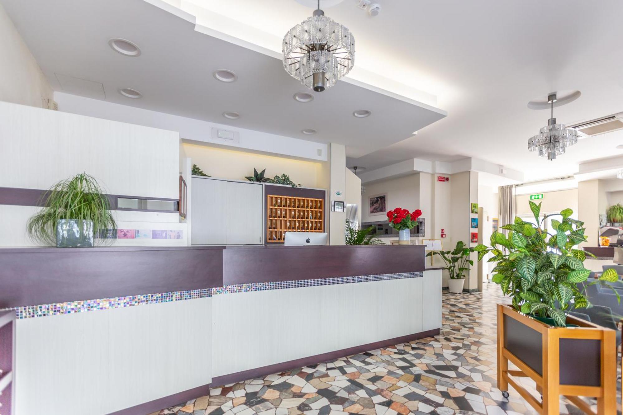 Hotel Haway Rimini Esterno foto