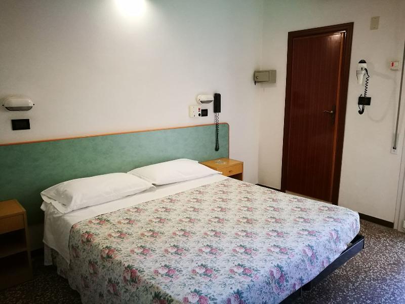 Hotel Haway Rimini Esterno foto